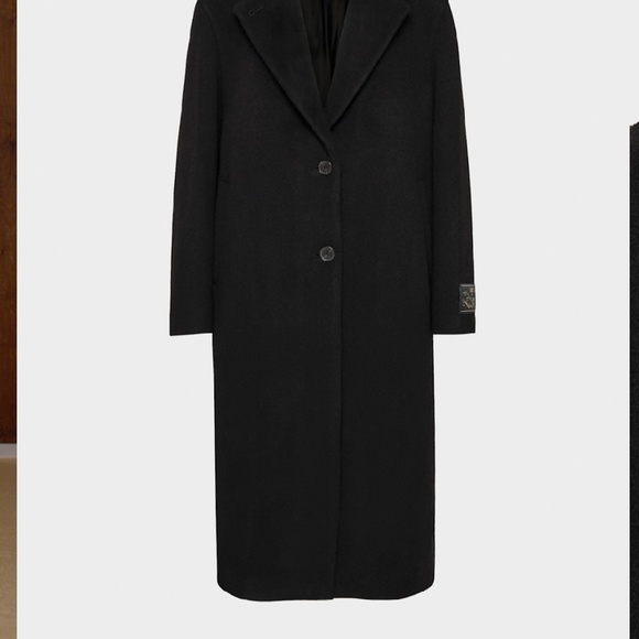 Aritzia The Only Coat - Picture 4 of 4